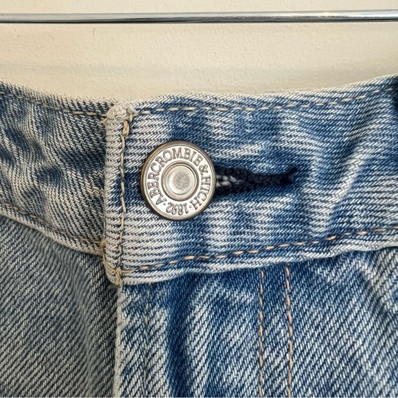 Abercrombie & Fitch Annie High Rise Short Women’s Jean Shorts Size 26/2 - Picture 3 of 11